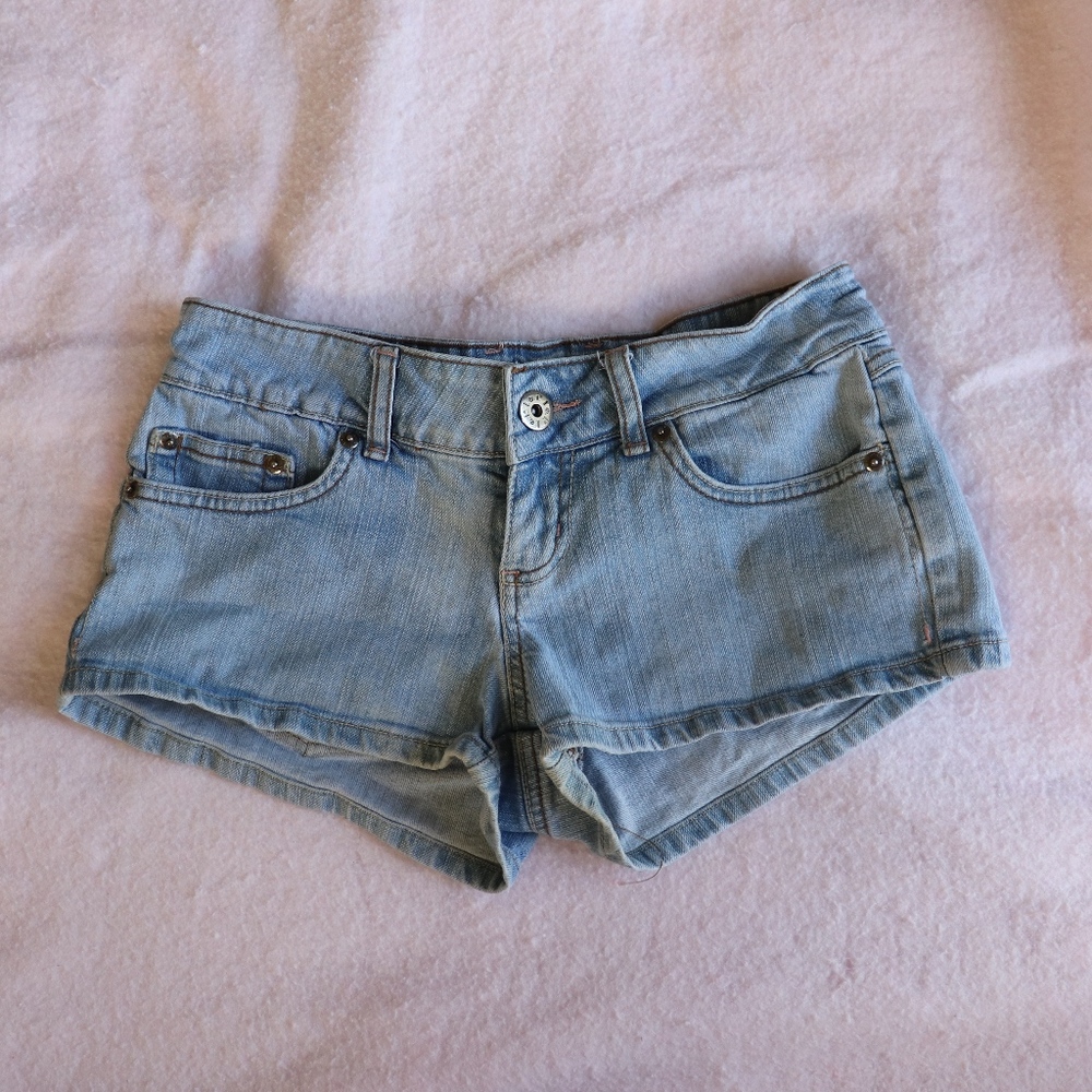 LEI JEAN / DENIM SHORTS - SIZE 3